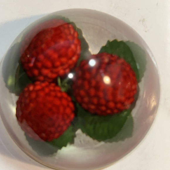 Vintage Lucite raspberry jam jar lid, mid century kitchen - Picture 2 of 3